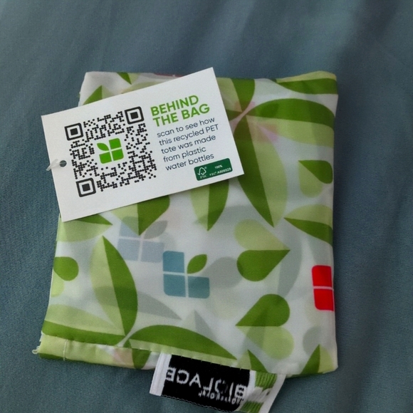 Tote - Light Weight - Picture 1 of 4